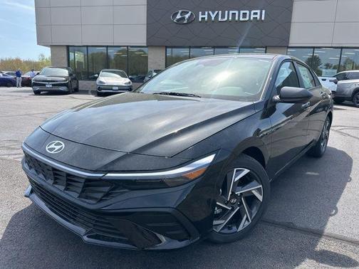 Abyss Black 2025 Hyundai ELANTRA Sport