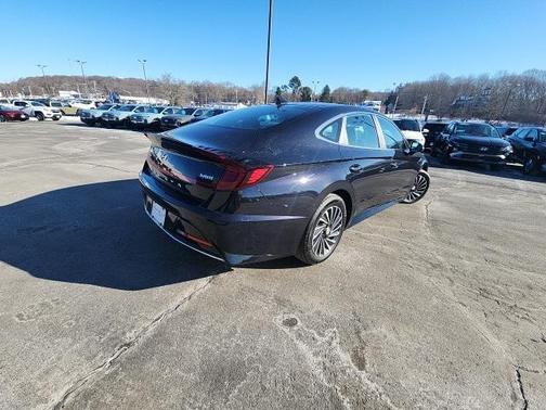 2023 Hyundai SONATA Hybrid Limited