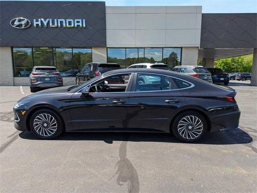 2023 Hyundai SONATA Hybrid Limited