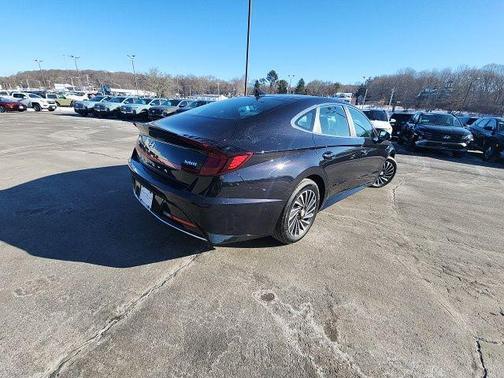 2023 Hyundai SONATA Hybrid Limited