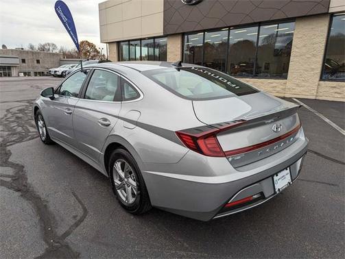 2023 Hyundai SONATA SE