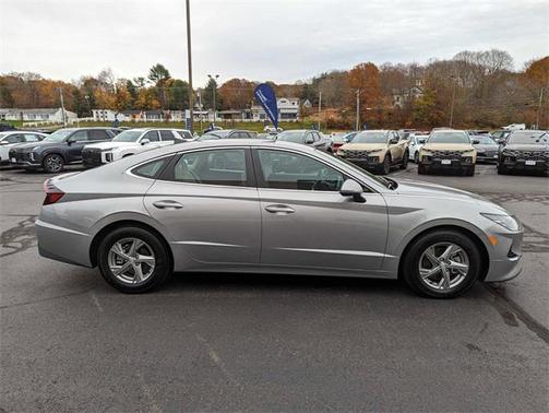 2023 Hyundai SONATA SE