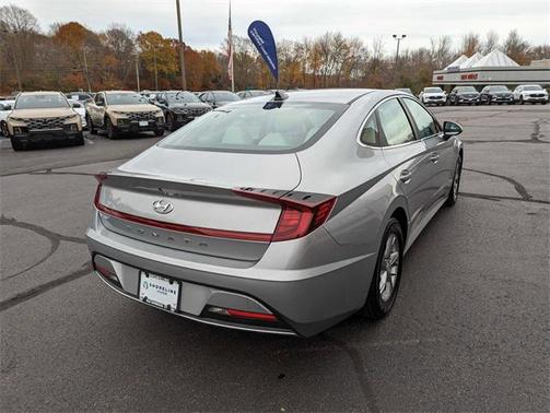 2023 Hyundai SONATA SE