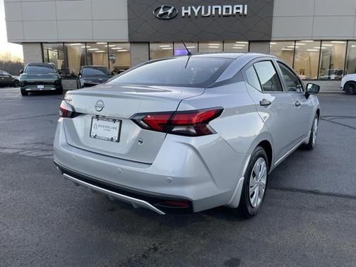 2025 Nissan Versa 1.6 S