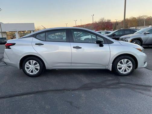 2025 Nissan Versa 1.6 S