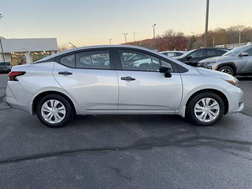 2025 Nissan Versa 1.6 S