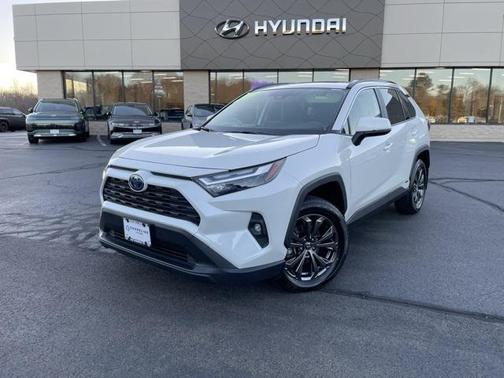2022 Toyota RAV4 Hybrid XLE Premium