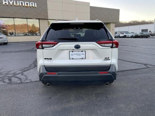 2022 Toyota RAV4 Hybrid XLE Premium