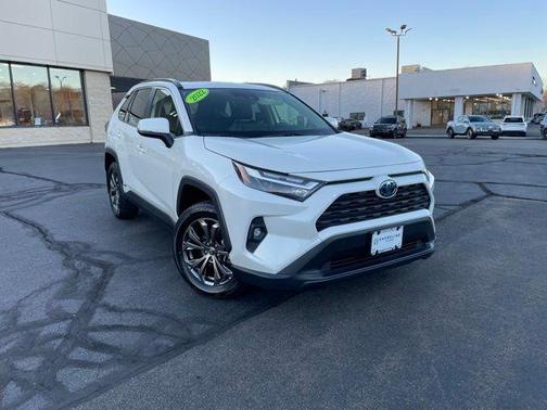 2022 Toyota RAV4 Hybrid XLE Premium