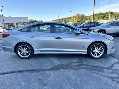 2017 Hyundai SONATA Sport 2.0T