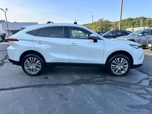 2022 Toyota Venza XLE