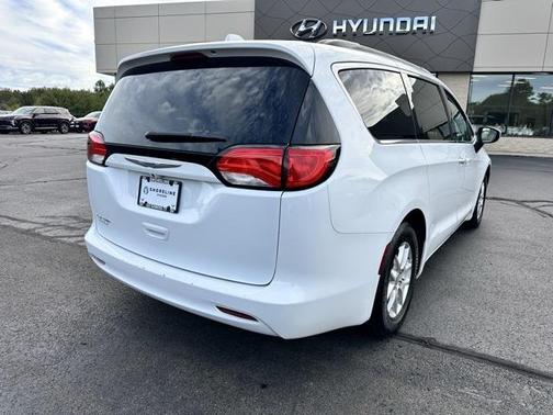 2020 Chrysler Voyager LXI