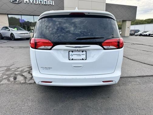 2020 Chrysler Voyager LXI