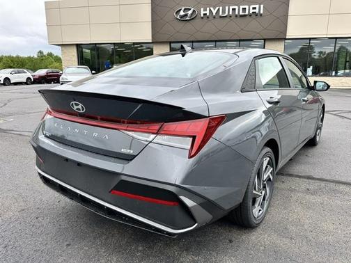 2025 Hyundai ELANTRA HEV SEL Sport