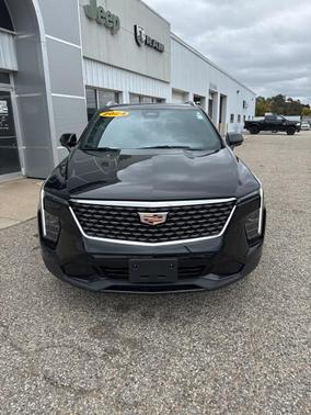 2024 Cadillac XT4 Premium Luxury