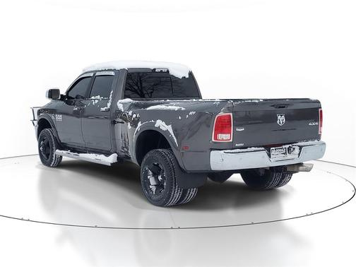 2017 RAM 3500 Laramie Crew Cab 4x4 8' Box