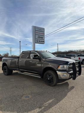 2017 RAM 3500 Laramie Crew Cab 4x4 8' Box