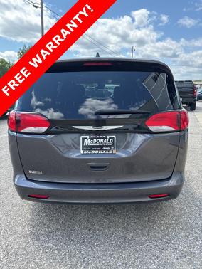 2023 Chrysler Voyager LX
