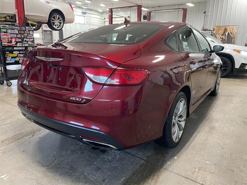 2016 Chrysler 200 S