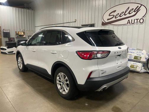 Oxford White 2020 Ford Escape SE