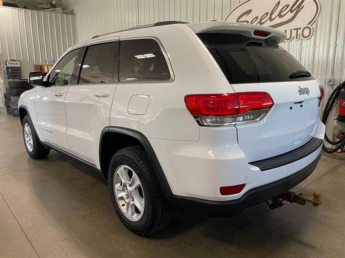 Bright White Clearcoat 2016 Jeep Grand Cherokee Laredo
