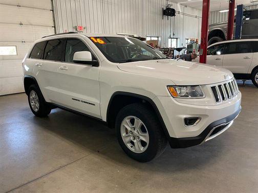 Bright White Clearcoat 2016 Jeep Grand Cherokee Laredo
