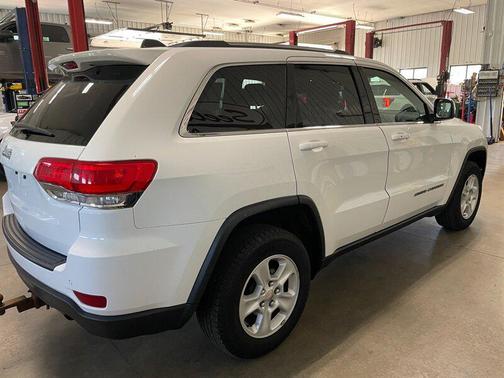 Bright White Clearcoat 2016 Jeep Grand Cherokee Laredo