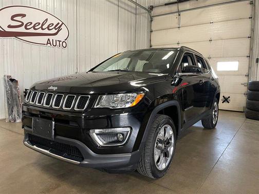 Diamond Black Crystal Pearlcoat 2018 Jeep Compass Limited