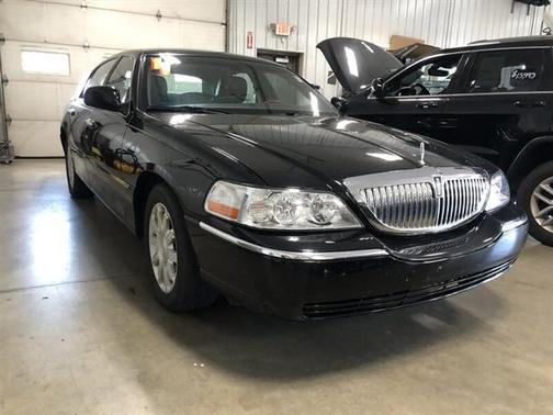 2011 Lincoln Town Car Signature