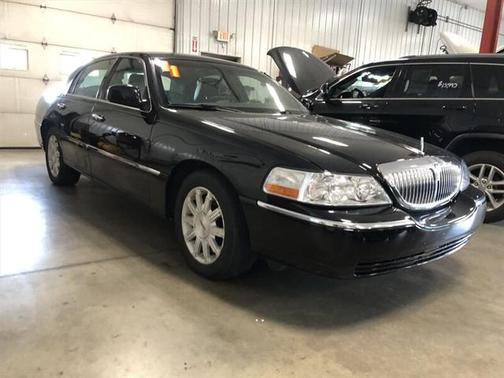 2011 Lincoln Town Car Signature