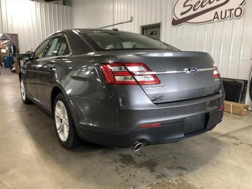 2015 Ford Taurus SE