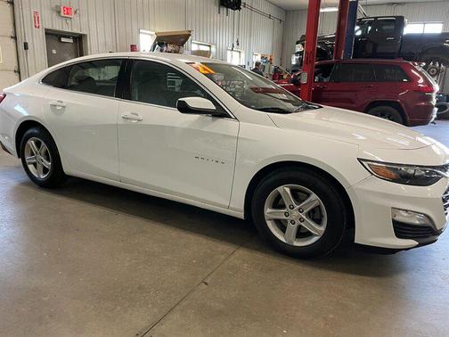Summit White 2021 Chevrolet Malibu 1LS