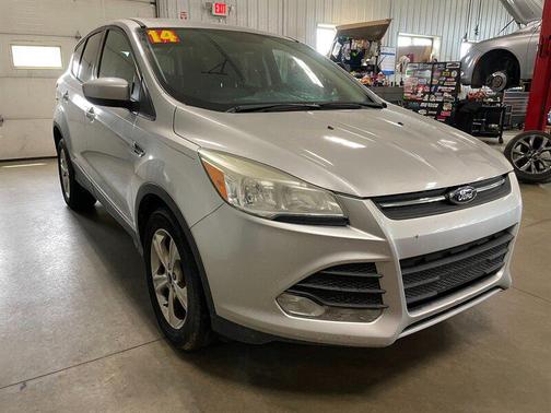 Ingot Silver Metallic 2014 Ford Escape SE
