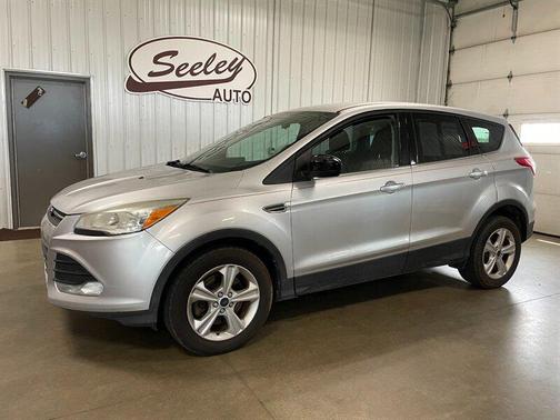 Ingot Silver Metallic 2014 Ford Escape SE