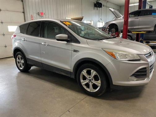 Ingot Silver Metallic 2014 Ford Escape SE