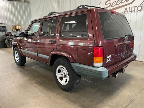 RED 2000 Jeep Cherokee Sport 4WD