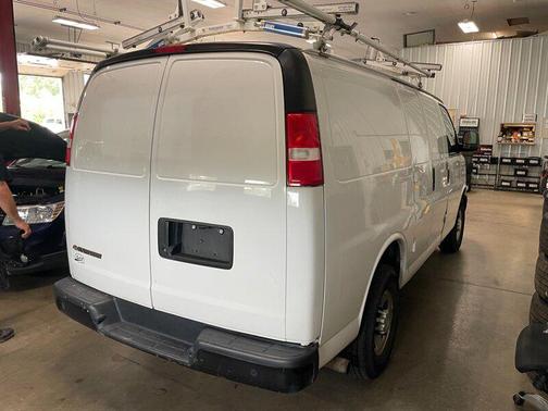 Summit White 2019 Chevrolet Express 2500 Work Van