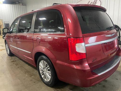 2015 Chrysler Town & Country Touring-L