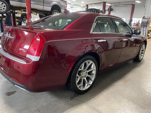 2017 Chrysler 300C Platinum