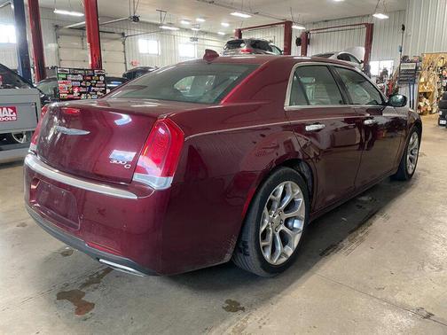 2017 Chrysler 300C Platinum