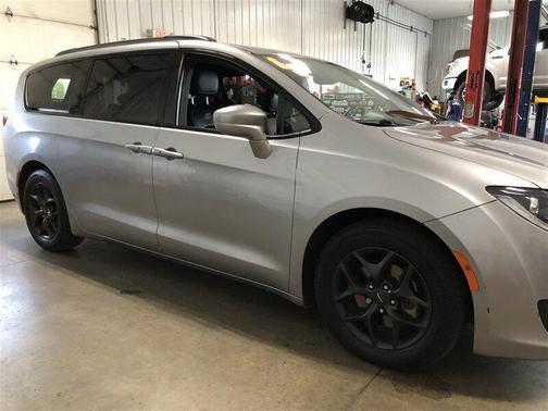 2018 Chrysler Pacifica Touring-L Plus