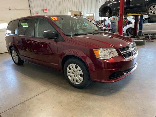 Octane Red Pearlcoat 2017 Dodge Grand Caravan SE