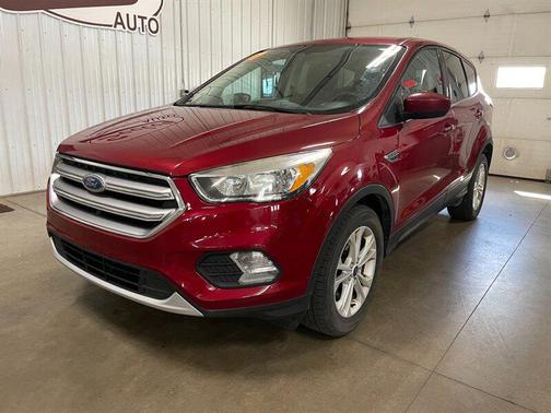 Ruby Red Metallic Tinted Clearcoat 2017 Ford Escape SE