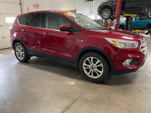 Ruby Red Metallic Tinted Clearcoat 2017 Ford Escape SE