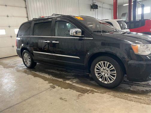 2015 Chrysler Town & Country Touring-L