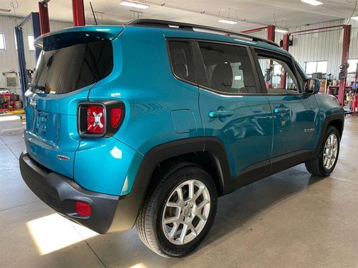 Bikini Metallic Clearcoat 2020 Jeep Renegade Latitude