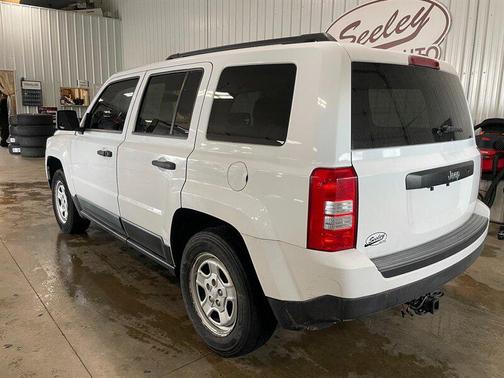Bright White Clearcoat 2017 Jeep Patriot Sport