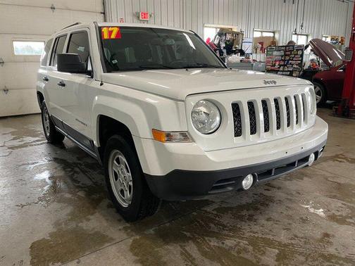 Bright White Clearcoat 2017 Jeep Patriot Sport