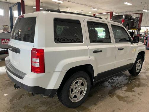 Bright White Clearcoat 2017 Jeep Patriot Sport