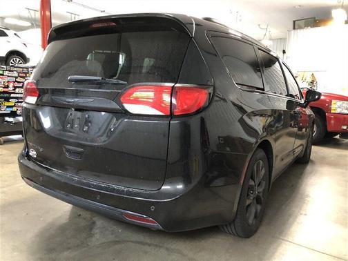2018 Chrysler Pacifica Touring-L Plus